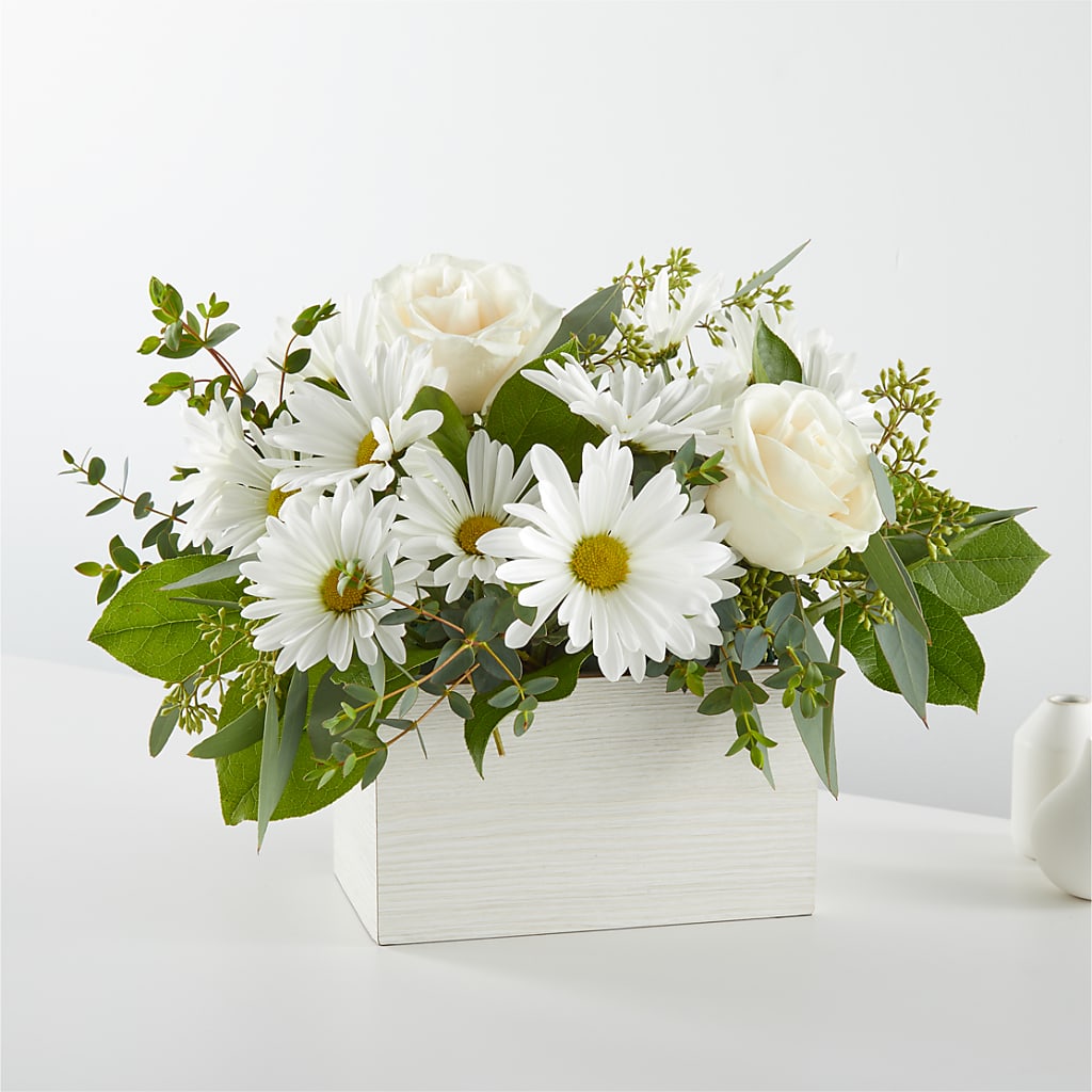 Fresh Linen Box Bouquet – Brown Pleasance Florists Inc, Lakewood OH