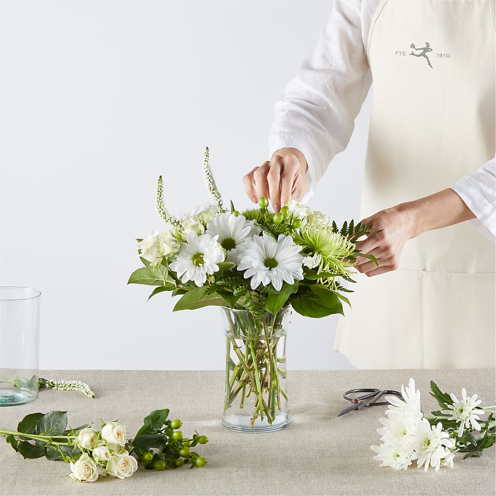 Irish Garden - A Florist Original – Brown Pleasance Florists Inc, Lakewood OH