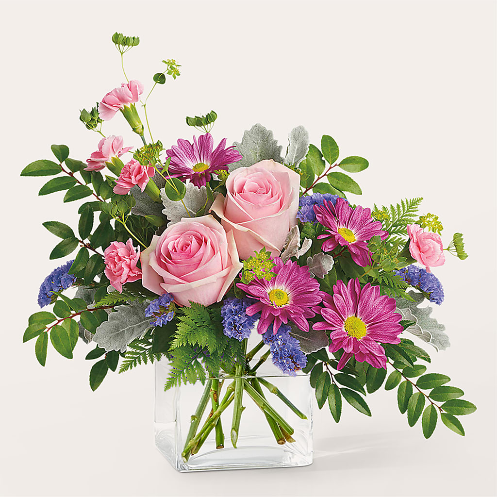 Starlet Bouquet – Brown Pleasance Florists Inc, Lakewood OH