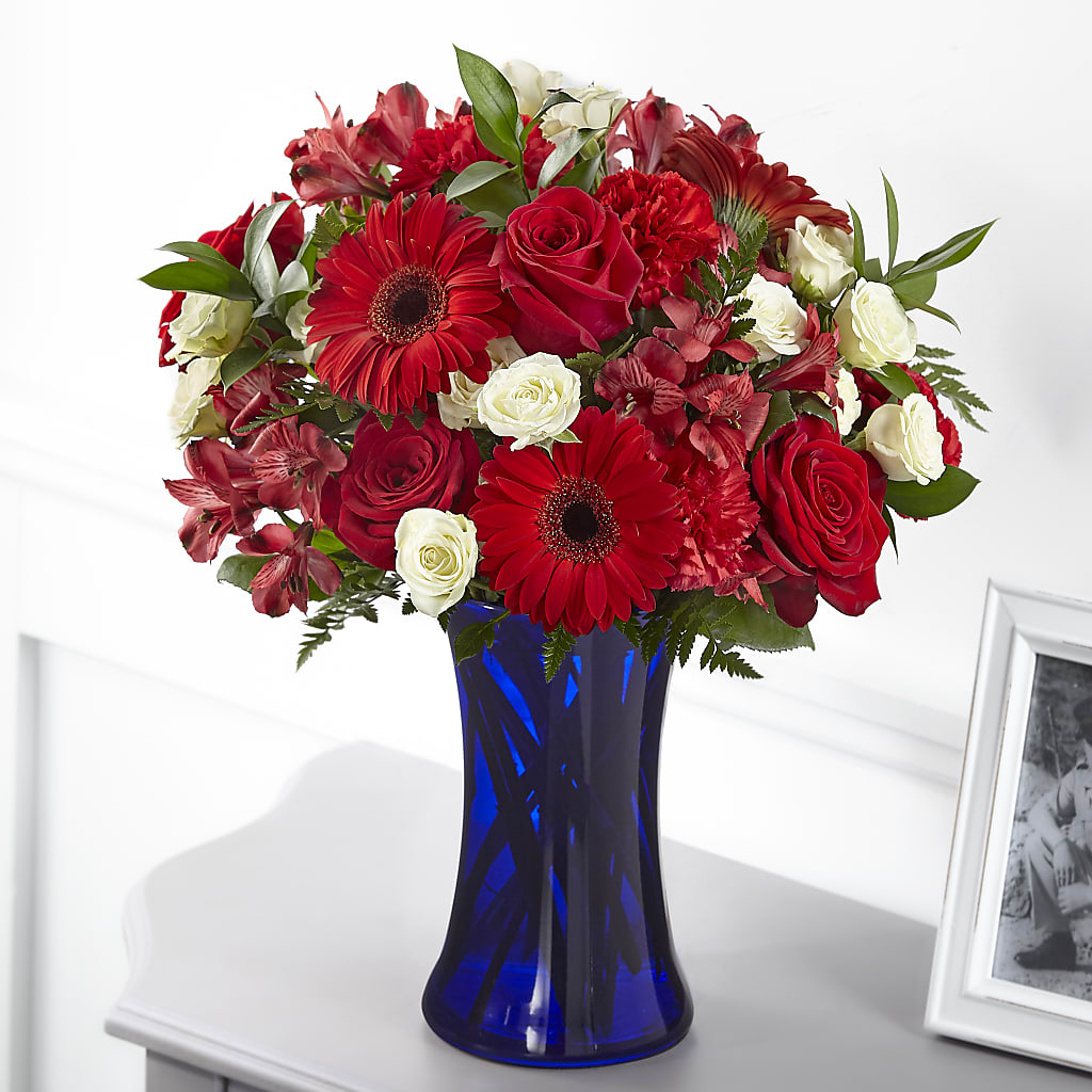 Hearts Embrace Bouquet – Brown Pleasance Florists Inc, Lakewood OH