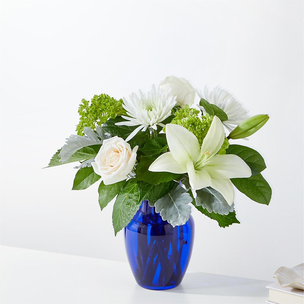 Snowy Dreams Bouquet – Brown Pleasance Florists Inc, Lakewood OH