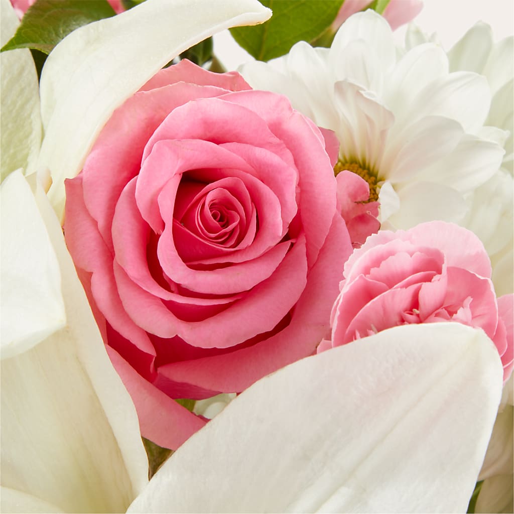 Whispers of Comfort Bouquet –  Brown Pleasance Florists Inc, Lakewood OH