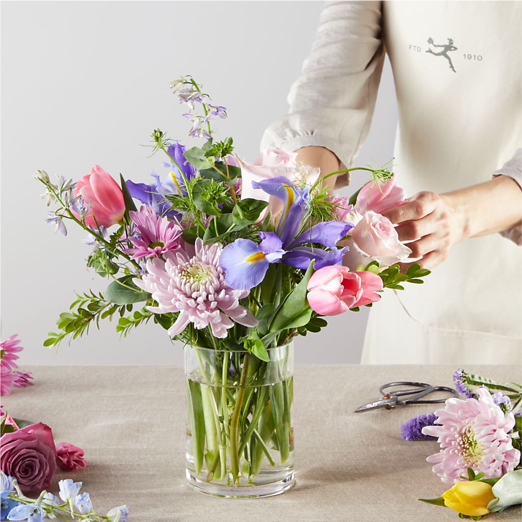 Pastel Tradition - A Florist Original –  Brown Pleasance Florists Inc, Lakewood OH