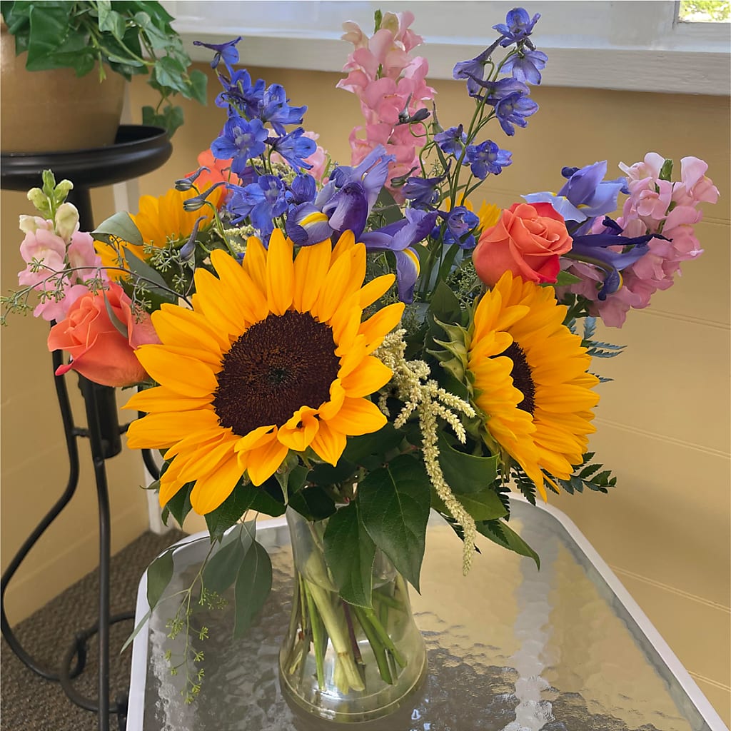 Rays of Life Bouquet –  Brown Pleasance Florists Inc, Lakewood OH