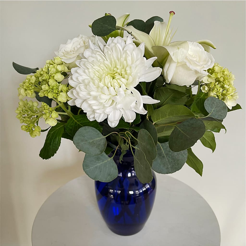 Snowy Dreams Bouquet –  Brown Pleasance Florists Inc, Lakewood OH