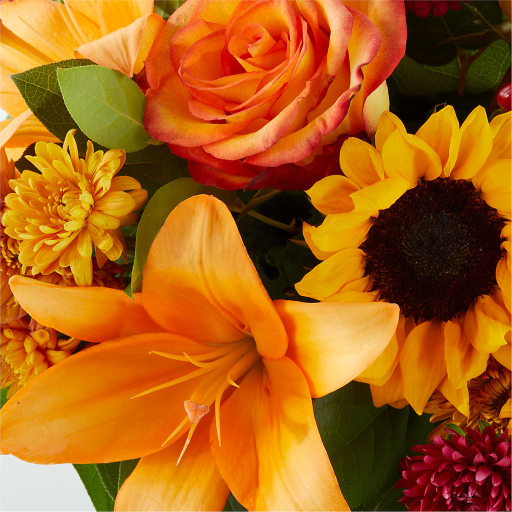 Grateful Centerpiece –  Brown Pleasance Florists Inc, Lakewood OH