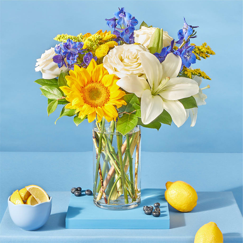 Stargazing Bouquet –  Brown Pleasance Florists Inc, Lakewood OH