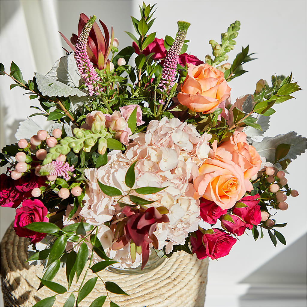 Glitz & Glam Bouquet –  Brown Pleasance Florists Inc, Lakewood OH